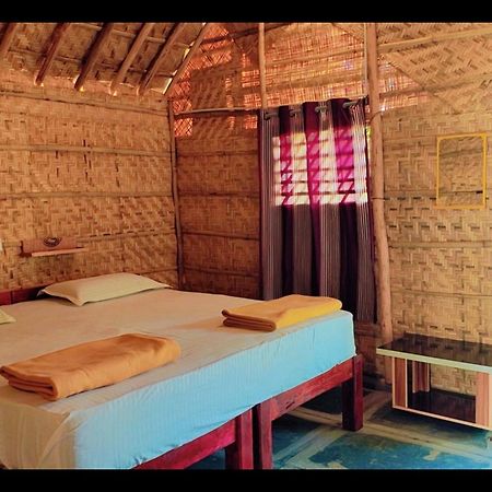 Om Shanti Om Home Stay & Cafe Hampi Dış mekan fotoğraf