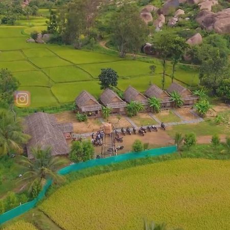 Om Shanti Om Home Stay & Cafe Hampi Dış mekan fotoğraf