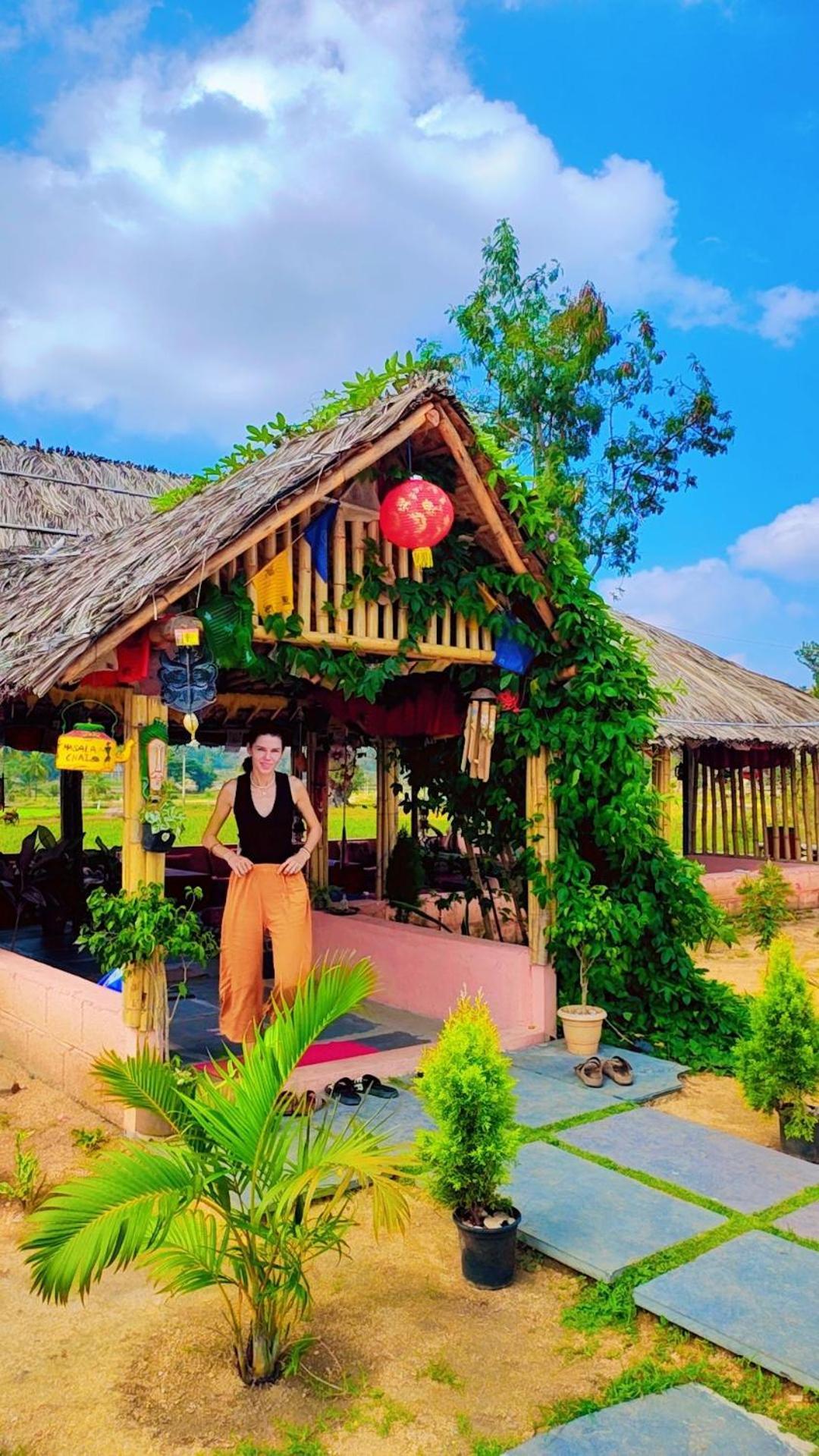 Om Shanti Om Home Stay & Cafe Hampi Dış mekan fotoğraf