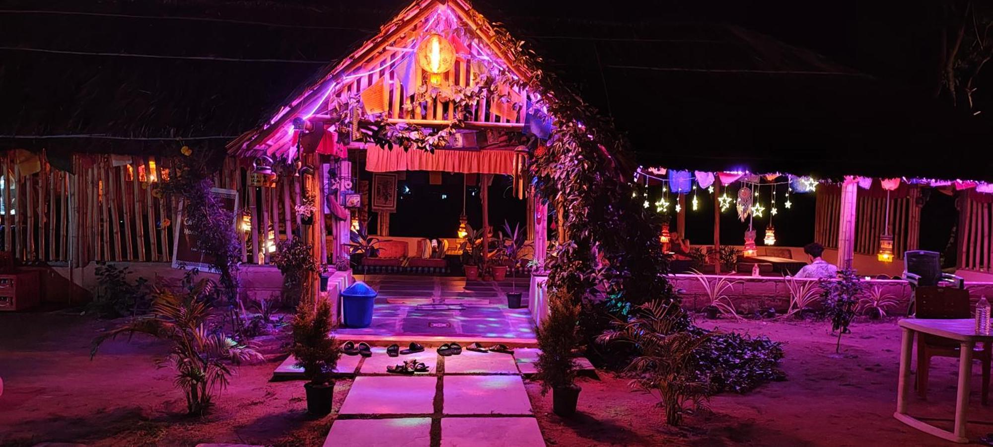 Om Shanti Om Home Stay & Cafe Hampi Dış mekan fotoğraf