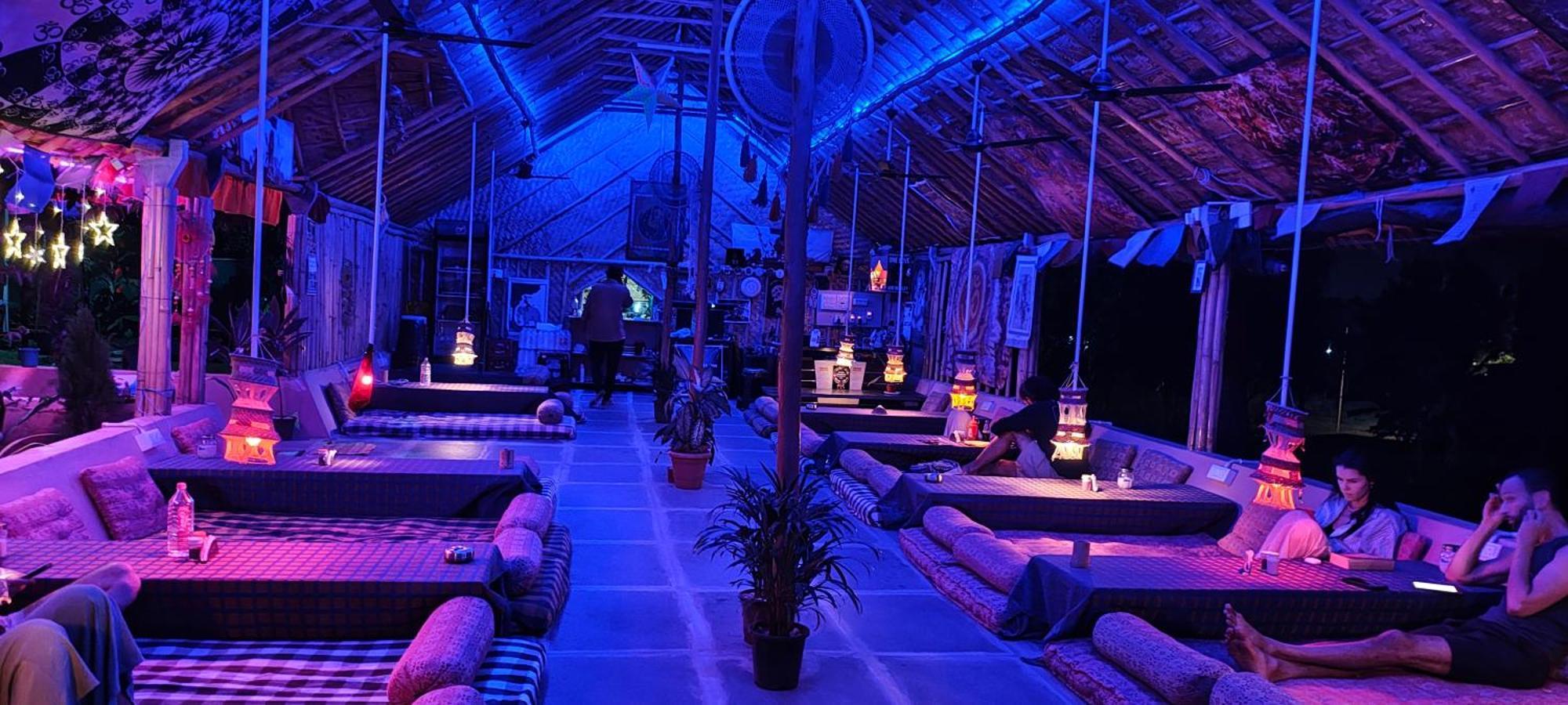 Om Shanti Om Home Stay & Cafe Hampi Dış mekan fotoğraf
