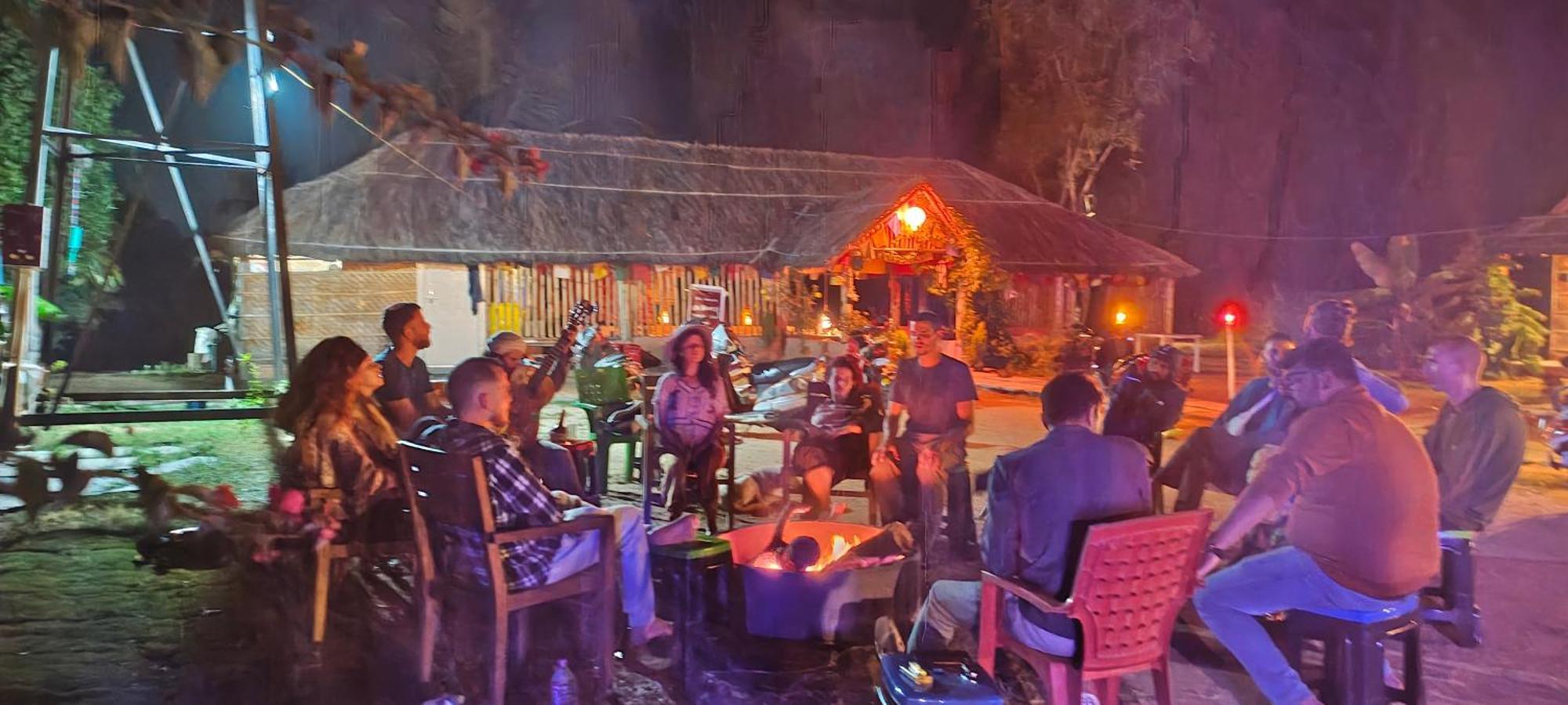 Om Shanti Om Home Stay & Cafe Hampi Dış mekan fotoğraf