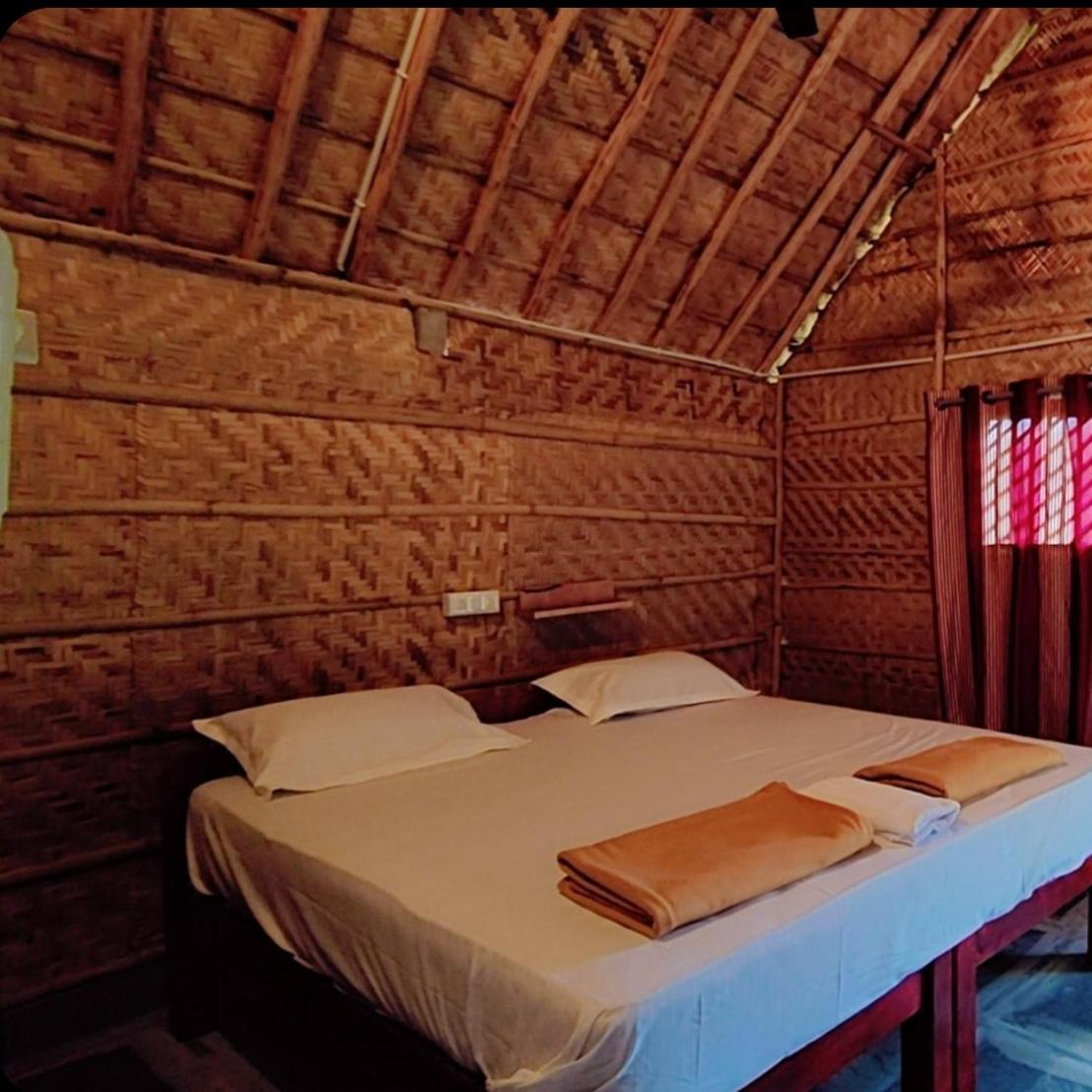 Om Shanti Om Home Stay & Cafe Hampi Dış mekan fotoğraf